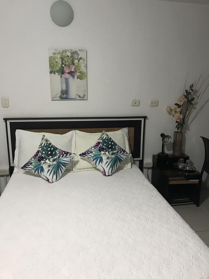 Hotel Meson De Las Flores Armenia  Bagian luar foto